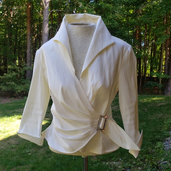 Vintage Wrap Top - Picture 4 of 9